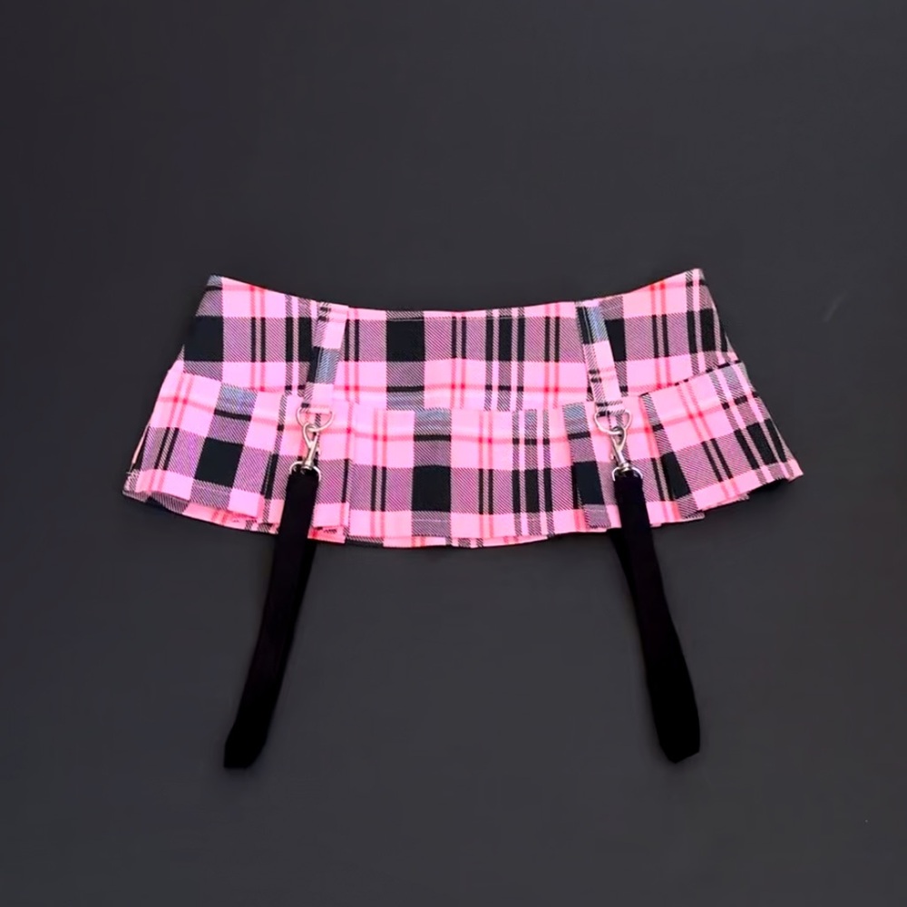 Checkered skirt. New.
